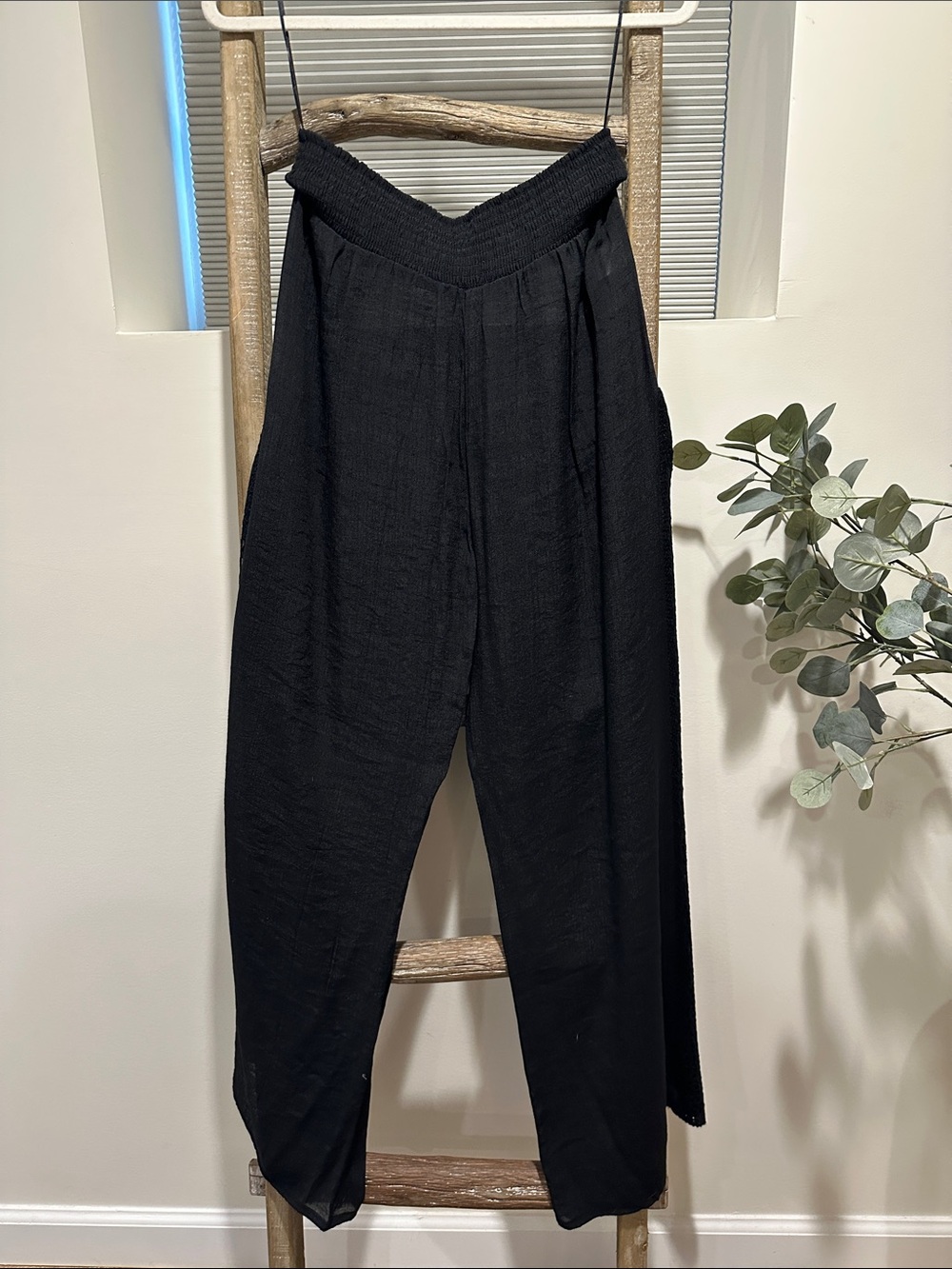 Elan Black Wide Leg Smocked Waist Pants - NWOT